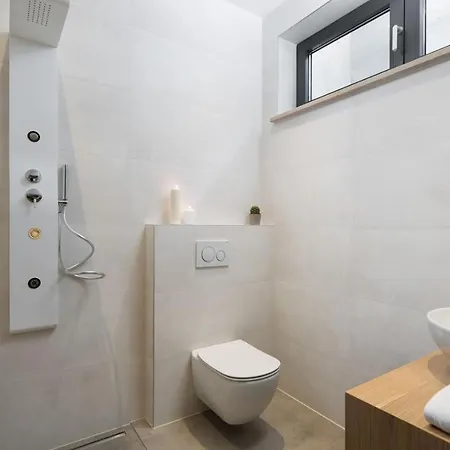 Luxury Deluxe With Private Pool In - Istria 别墅 *