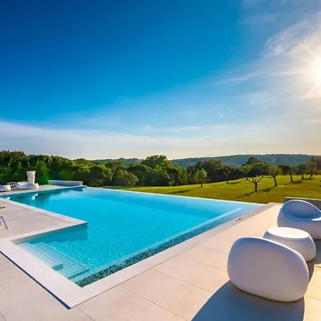 Luxury Deluxe With Heated Pool In Istria *