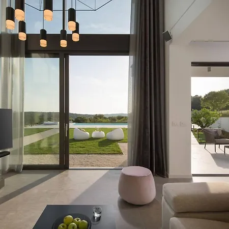 Luxury Deluxe With Heated Pool In Istria *