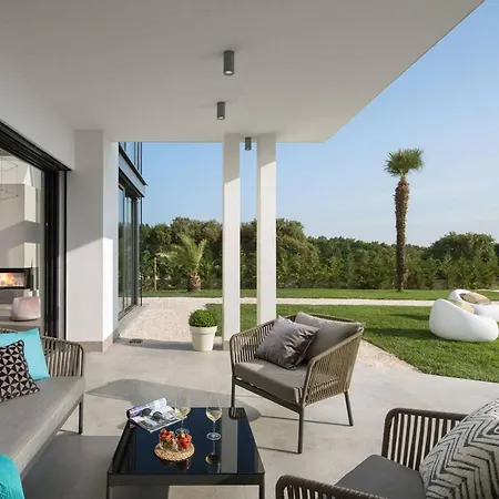 Luxury Deluxe With Heated Pool In Istria