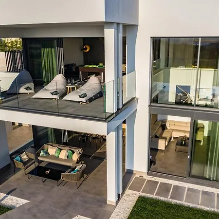 Vila Luxury Deluxe With Heated Pool In Istria Pula